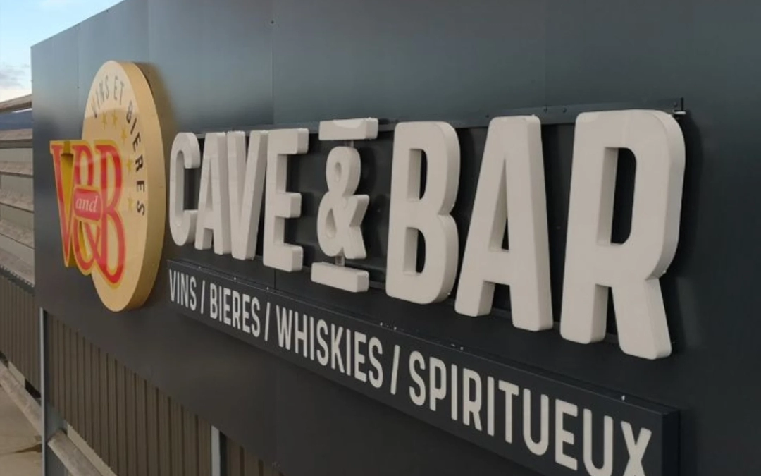 Enseigne Publicitaire à Berre-L&rsquo;Étang – Design Élégant