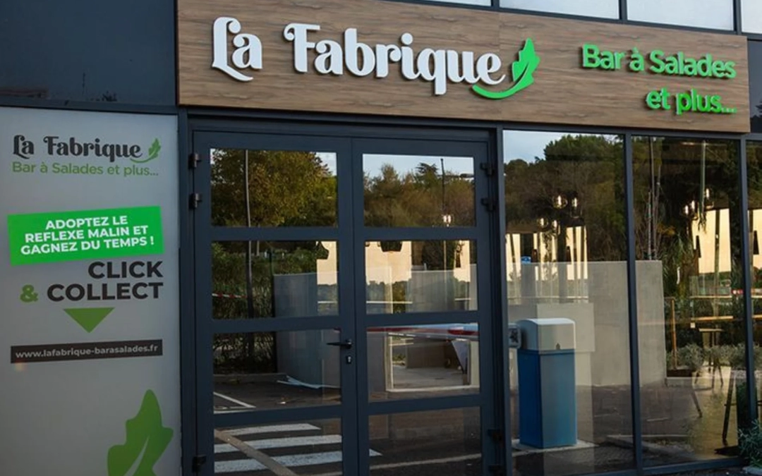 Enseigne Publicitaire à Martigues – Design Fonctionnel