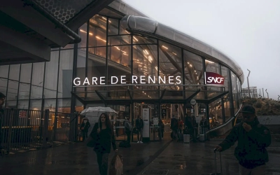 Enseigne Lumineuse à Arles – Création Sur Mesure