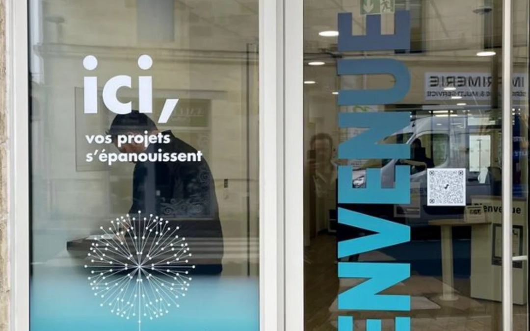 Vitrophanie à Eyguières – Création Visuelle Impactante