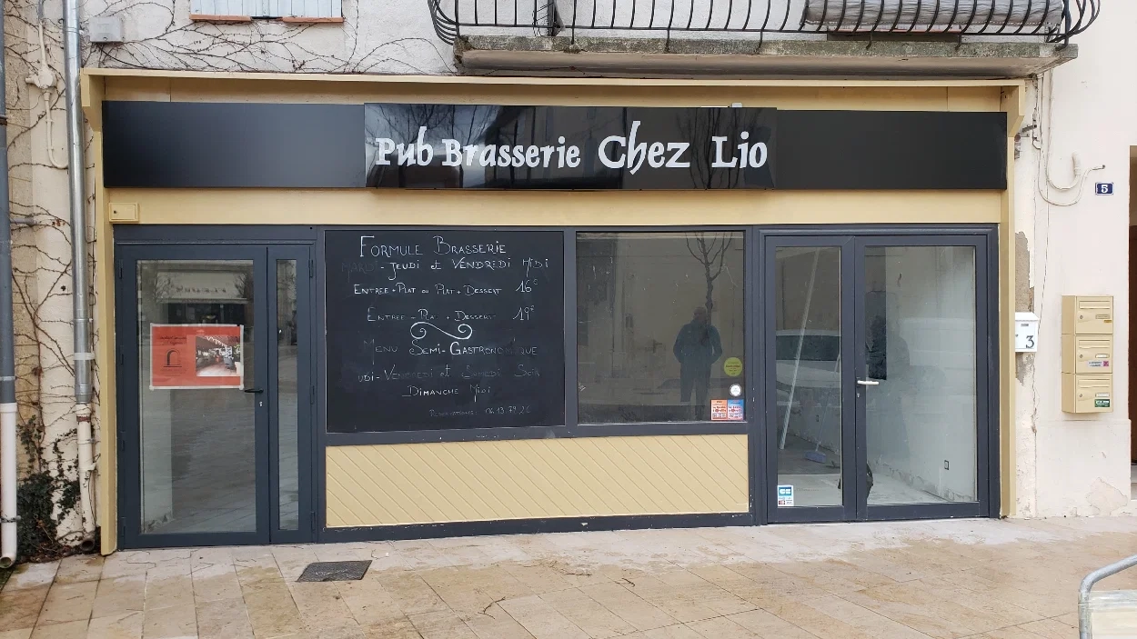 Enseigne lumineuse en épaulement 3-webp Enseigne lumineuse en épaulement 3-webp